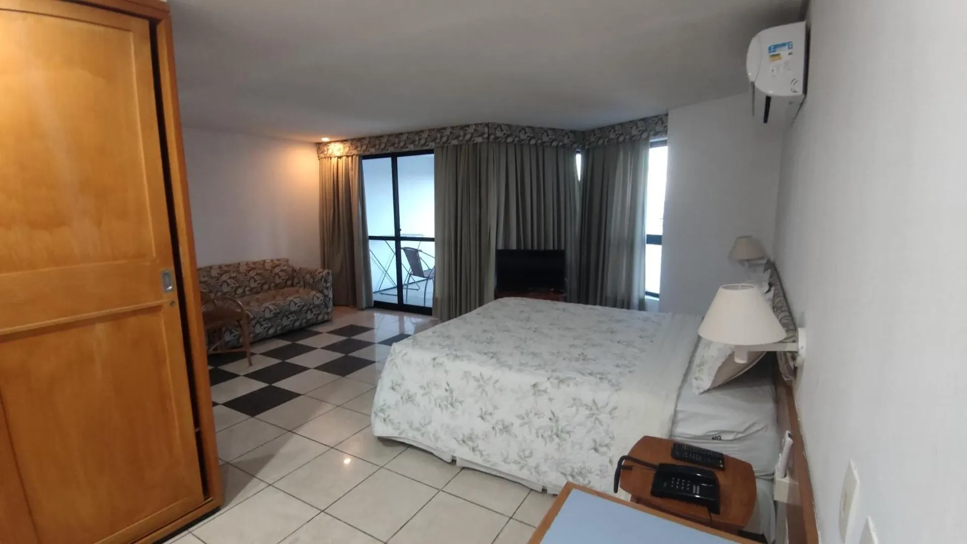 Hotel Iate Plaza - Flat 312 Particular